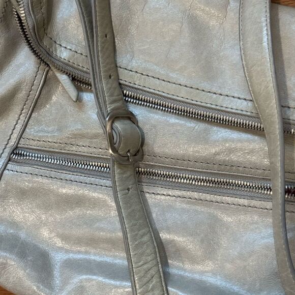 EUC Hobo International Cloud Gray Crossbody Messenger Bag - Picture 3 of 7